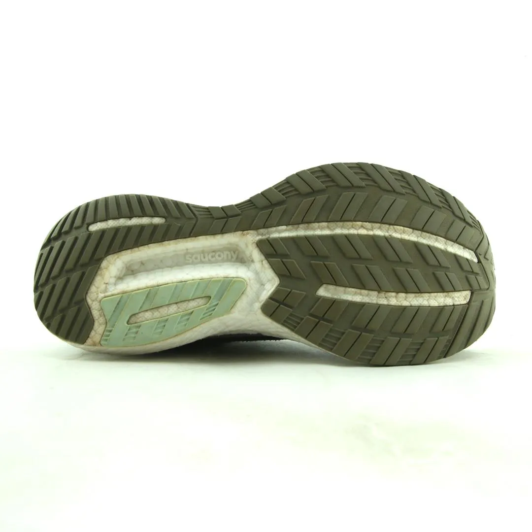 SAUCONY TRIUMPH 18 Running Shoes Fit