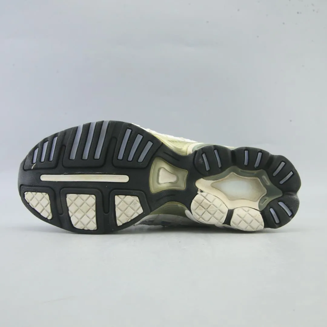 AVIA . Soccer Running Shoes