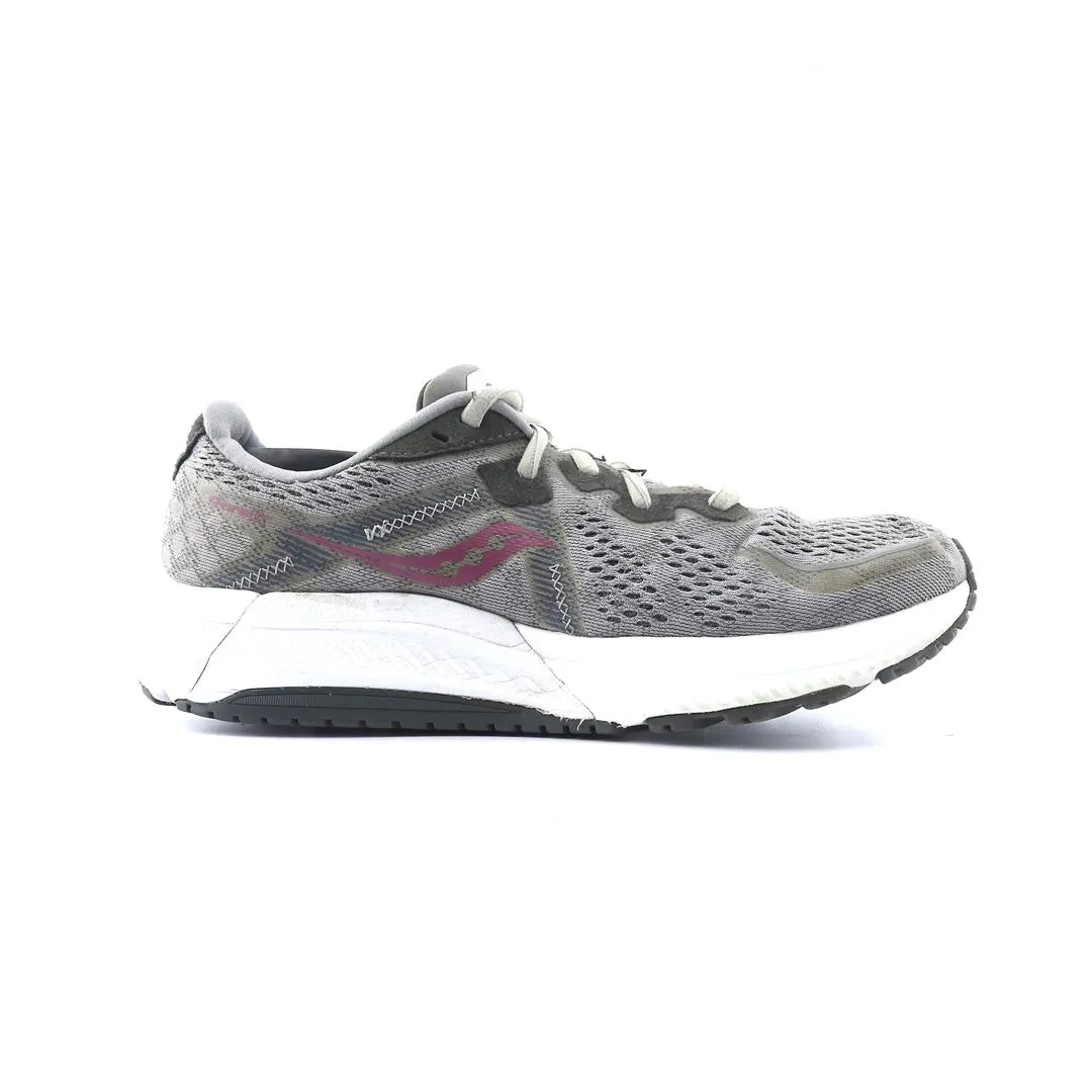 Running Shoes Size 6 SAUCONY OMNI 20