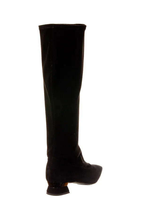 Cherry Cowboy Boots Br Tale