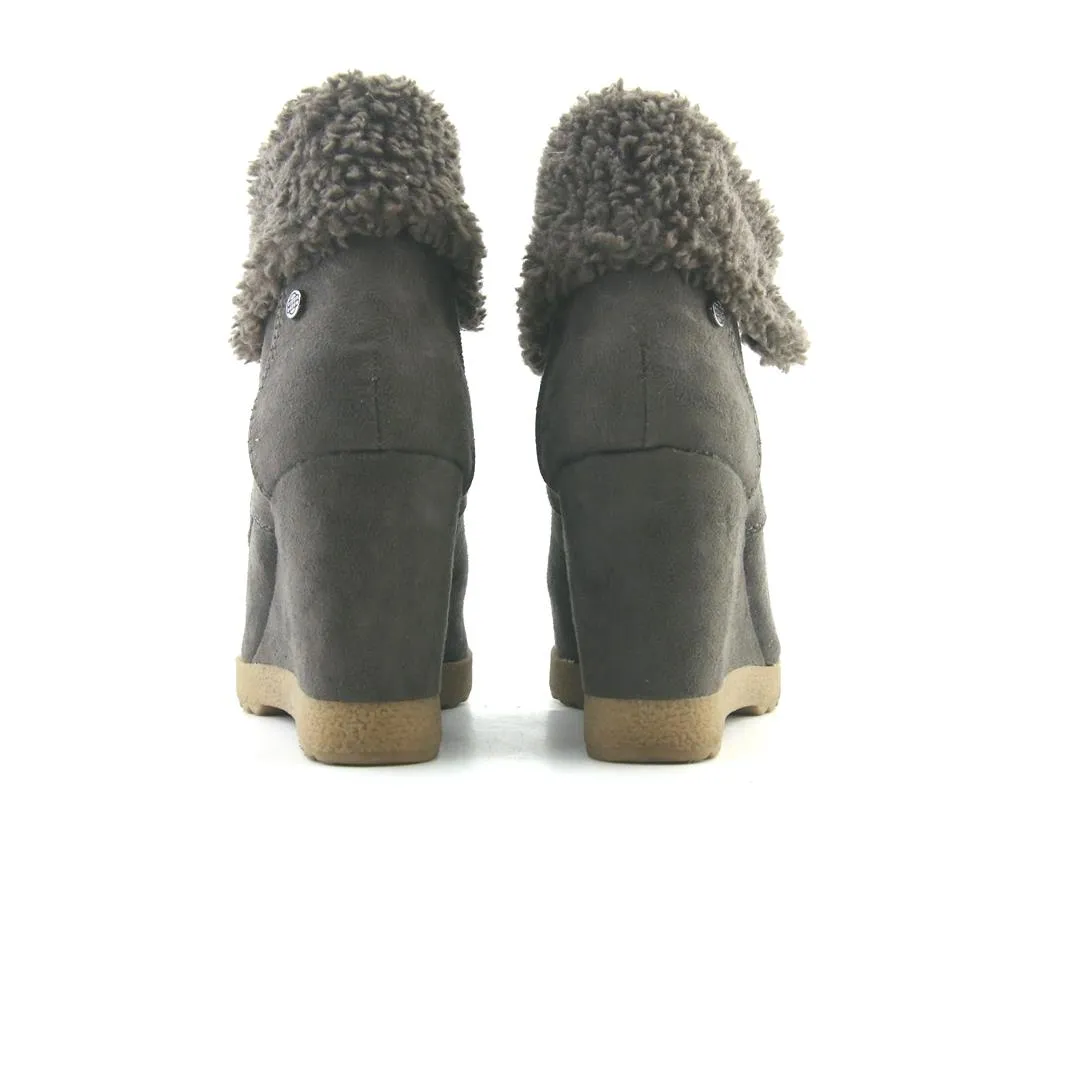 Churches Brogues DANA BUCHMAN .