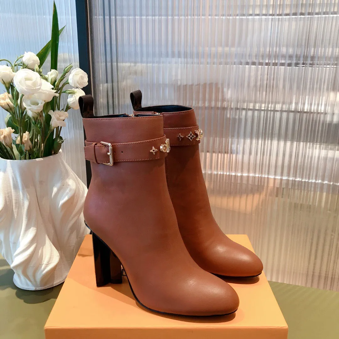 SE686   Size 4-11 Wide Size Boots