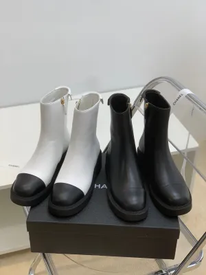 SE692  Size 5-10   Material: Cowhide  Lining: Sheep skin Sole: Rubber Logging Boots