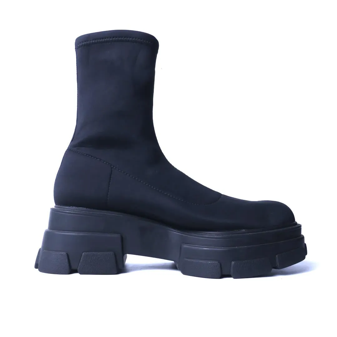 STRADIVARIUS . Wingtip Derby Dress Shoe