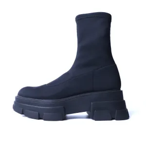 Cap-toe Derby Dress Shoe STRADIVARIUS .