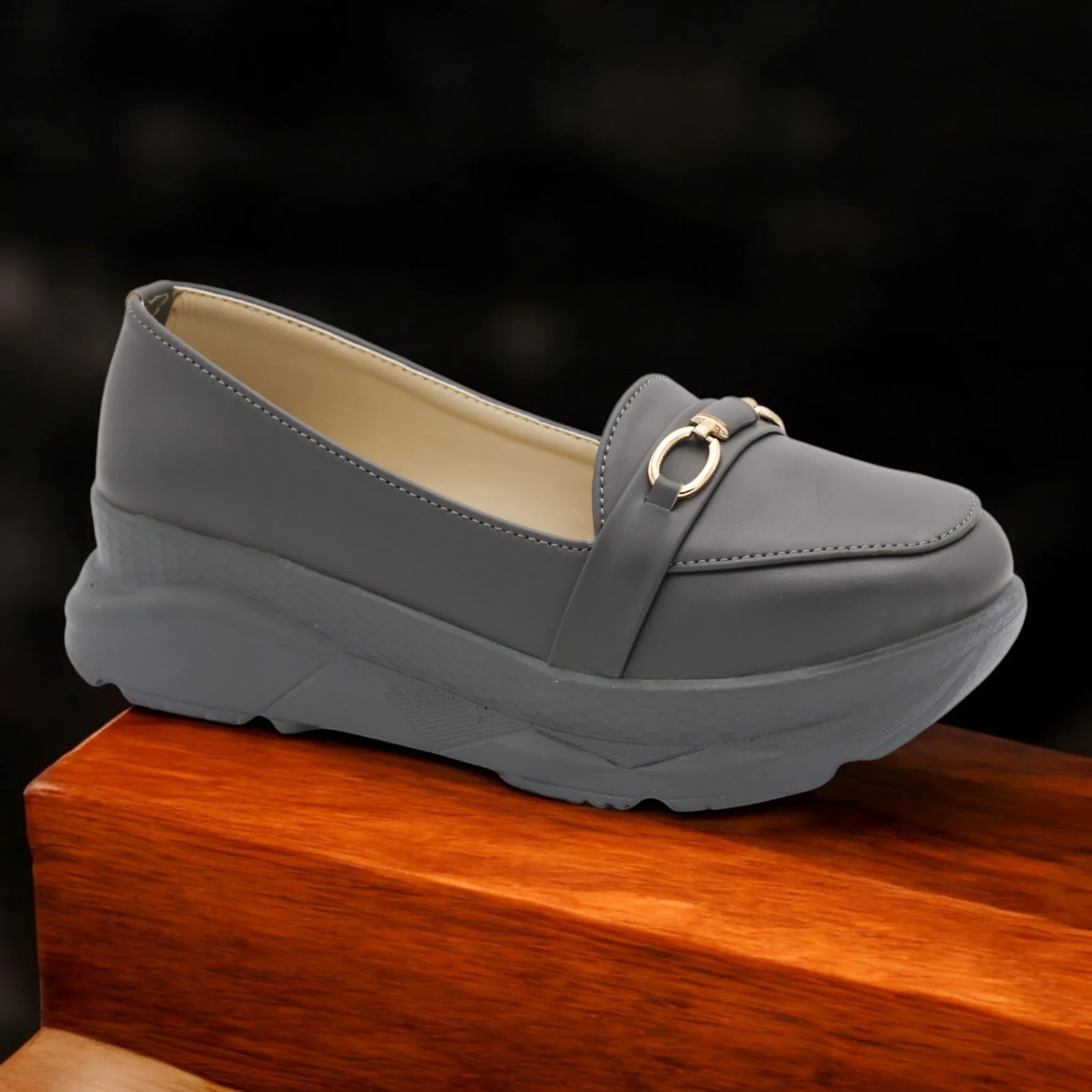 M0496 wedge pump J Crew Giant Fit Oxford