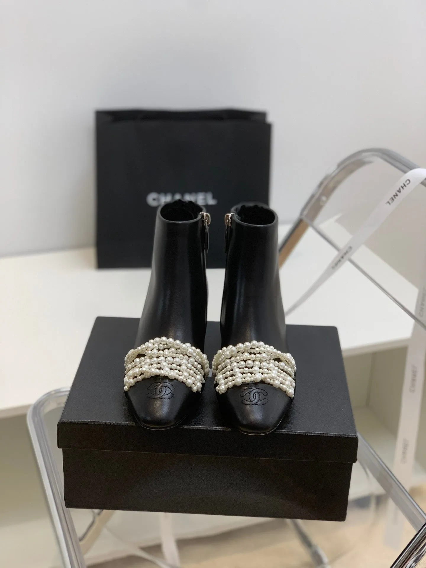 Boots 2024 SE706  Size 5-9  Heels:4cm Shaft measures approximately 4.7 from arch Material: Cowhide  Lining: Sheepskin Sole: Italian leather