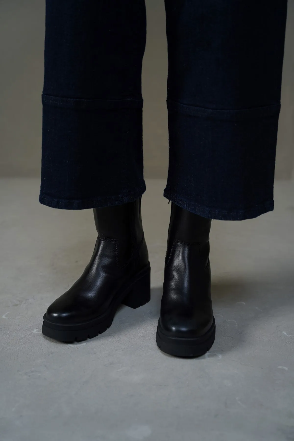 Comfy Boots LEATHER PLATFORM BOOTS