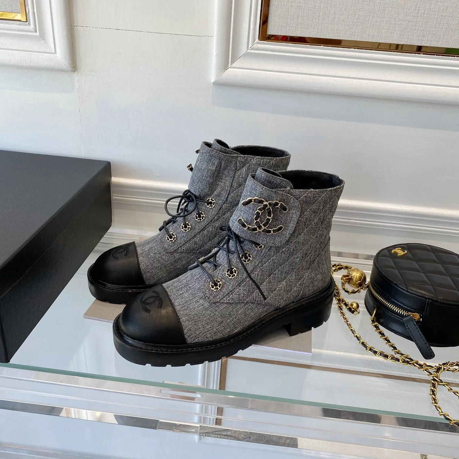 SE731  Size 4-9 Cowboy Boots And Spurs