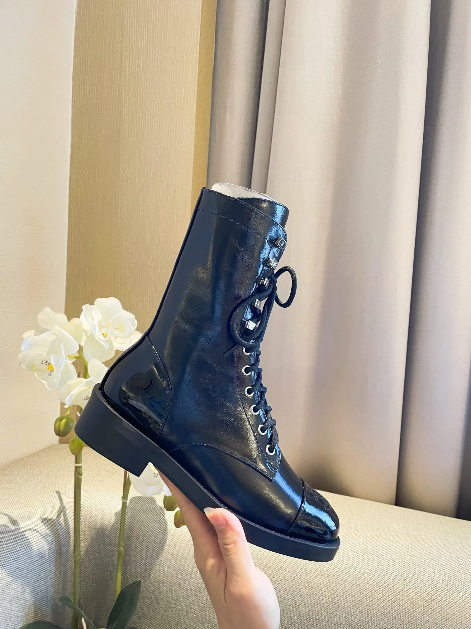 SE652  Size 5-9  Material: Cowhide  Lining: Sheep skin Sole: Italian leather Anderson Cowgirl Boots