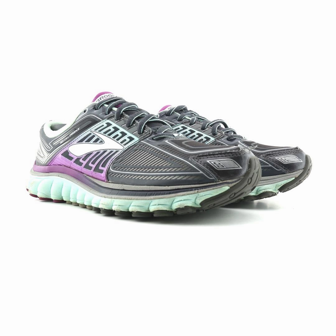 Three Horse Shoes Running Waters Menu BROOKS GLYCERIN 13