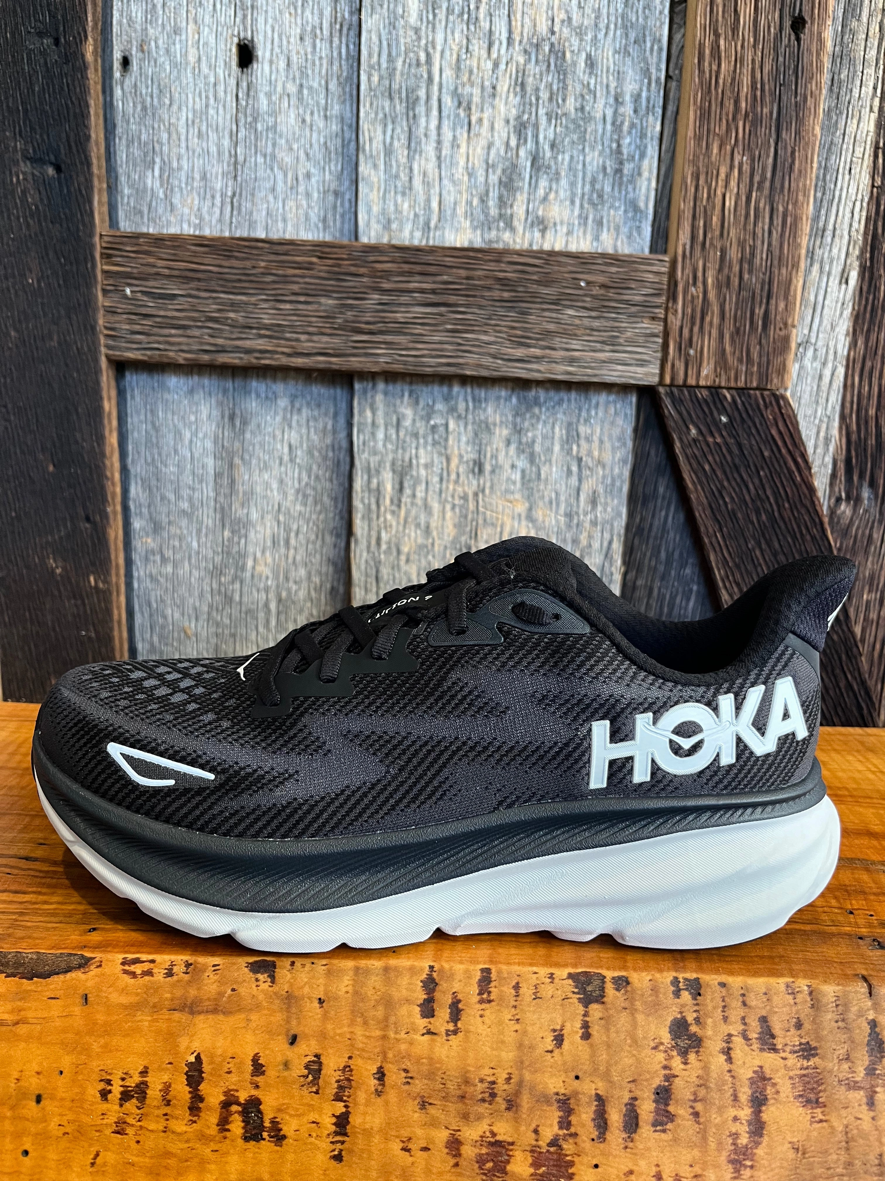 Near Me Store M Hoka Clifton 9