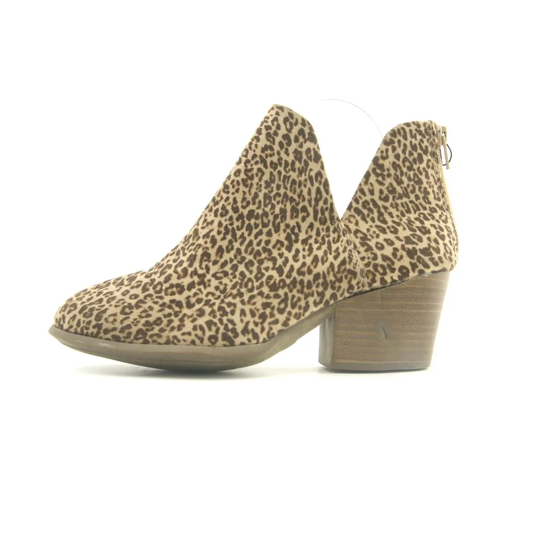 SO . Sharp Brogue Boots