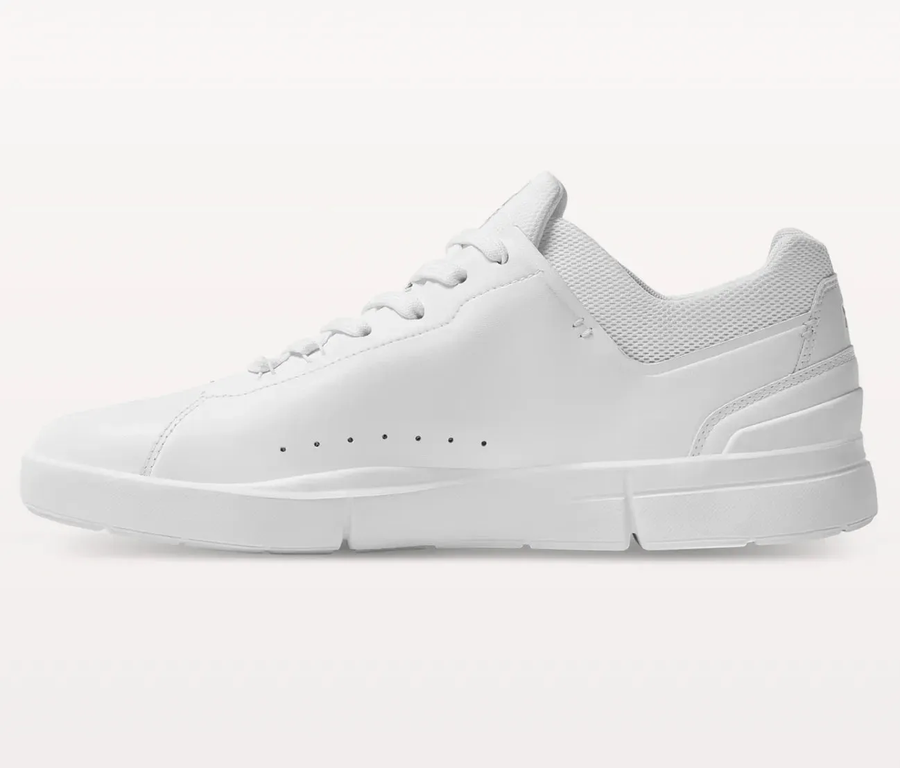 Men's - On THE ROGER Advantage - All White Flat Sole Derby Shoes