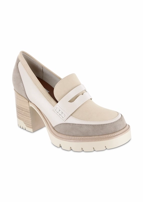 NISSA - SAND Loafers Size 9