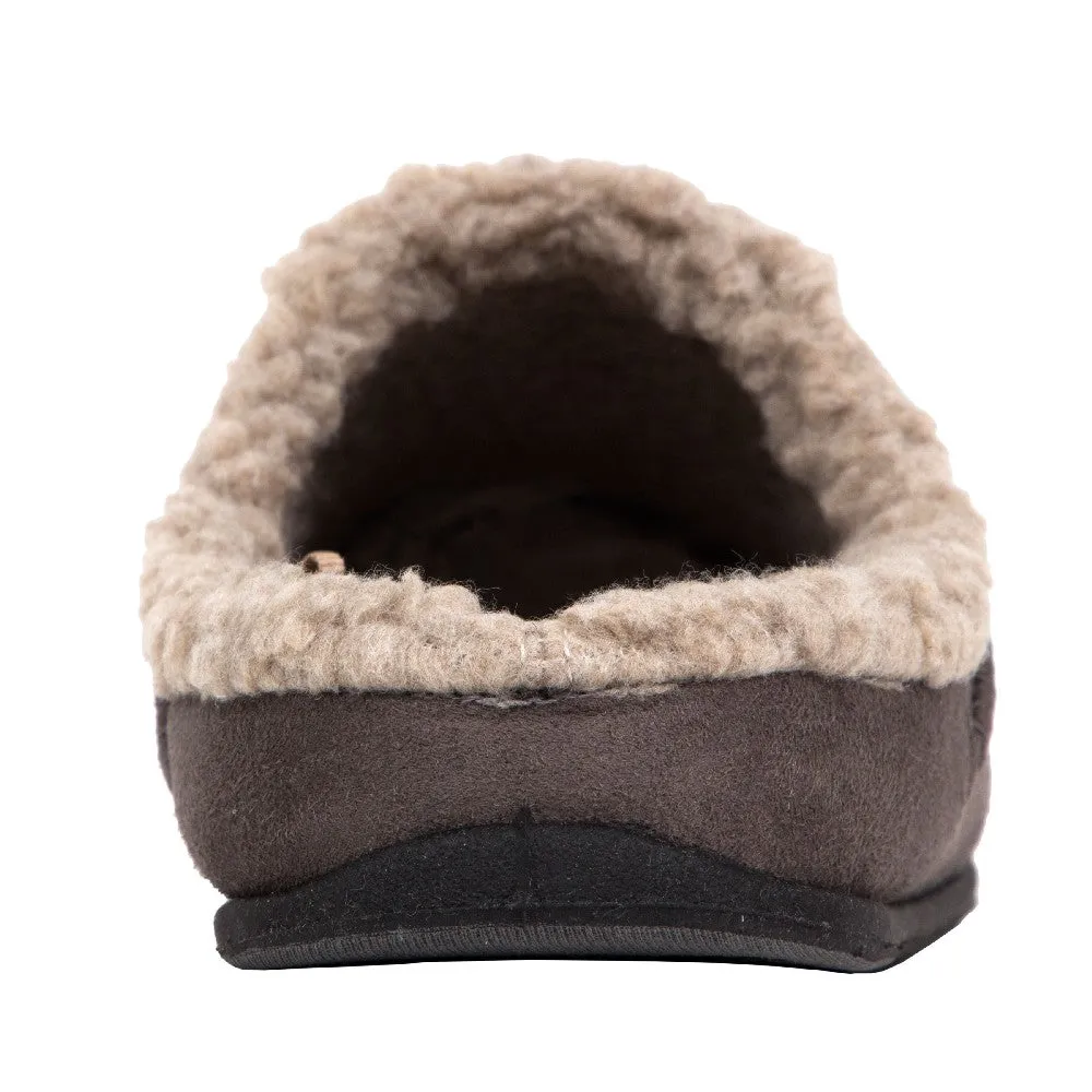 Nordic Unisex in Charcoal Altar'd State Cloud Slippers