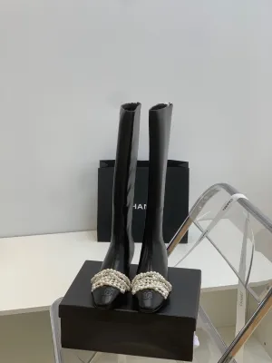 Boots Under Armour Valsetz SE705  Size 5-9   Heels:4cm Shaft measures approximately 14.6 from arch Material: Cowhide  Lining: Sheepskin Sole: Italian leather