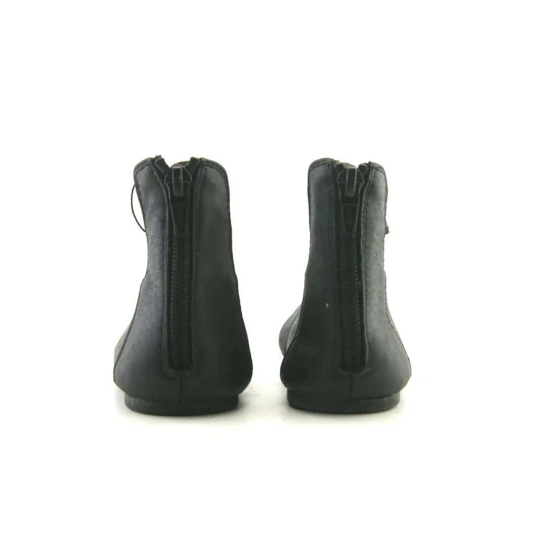 Tan Suede Brogue Shoes PLACE  .