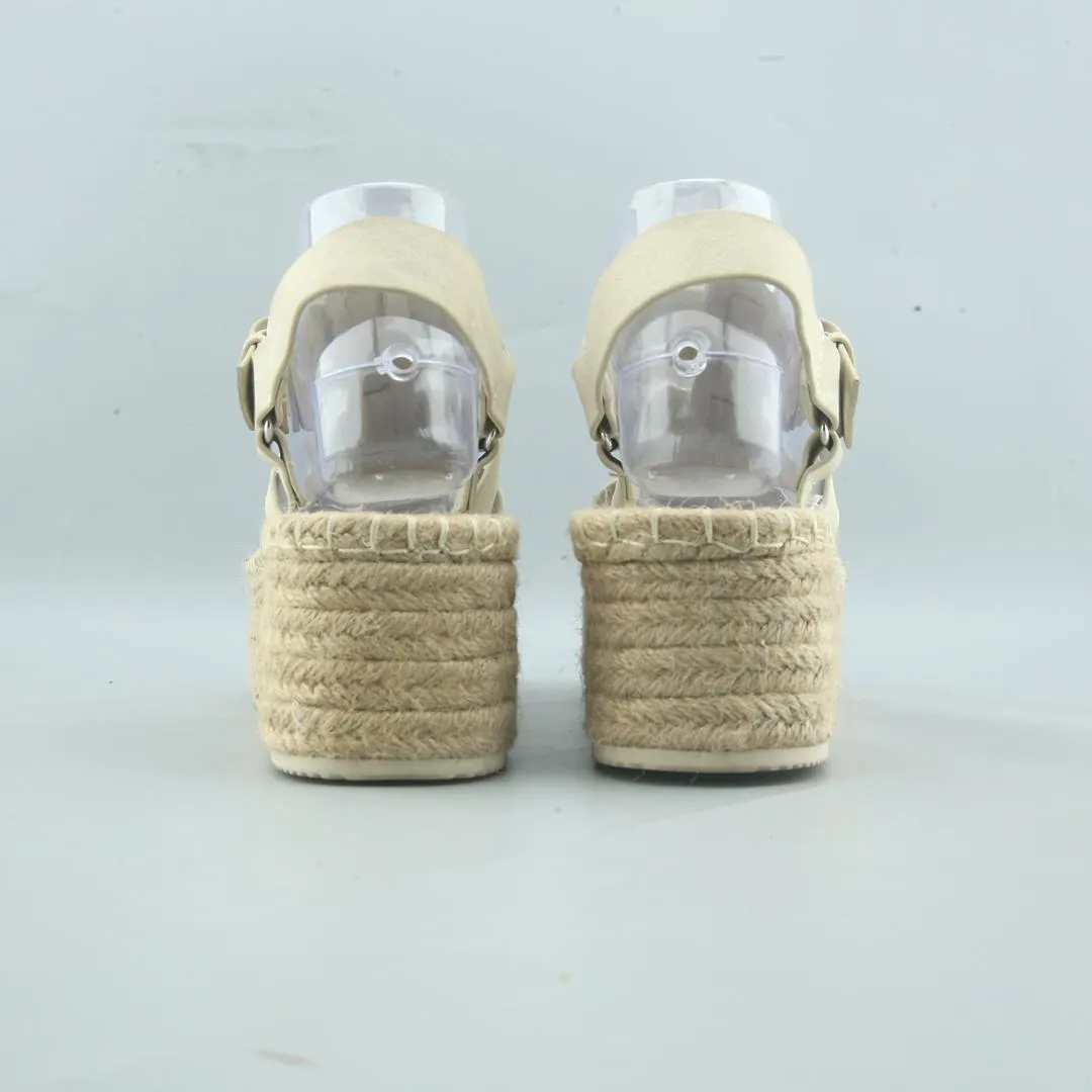 PULL & BEAR COLLECTION Ladies Patent Lace Up Shoes