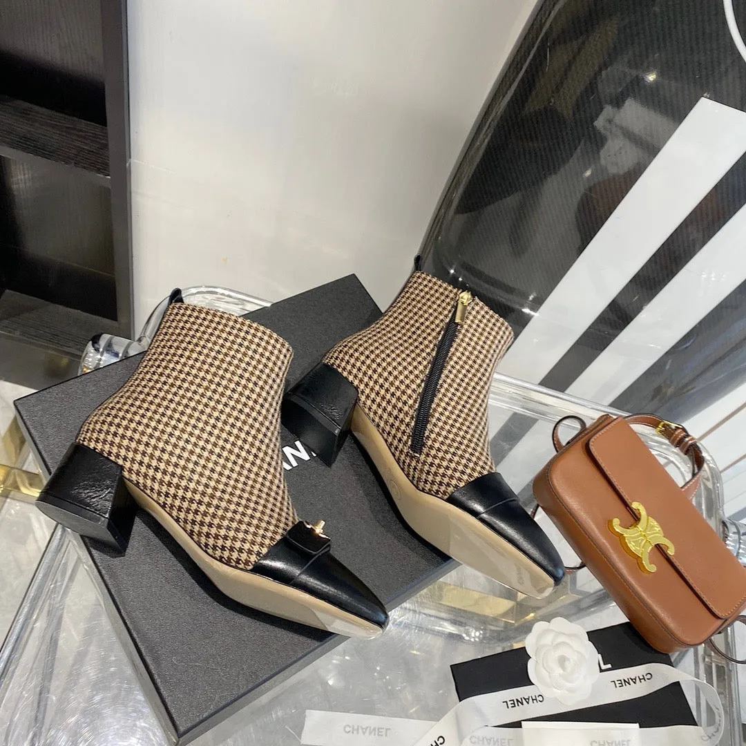 SE703  Size 5-9   Material: Cowhide  Lining: Sheep skin Sole: Italian leather Flat Chelsea Boots