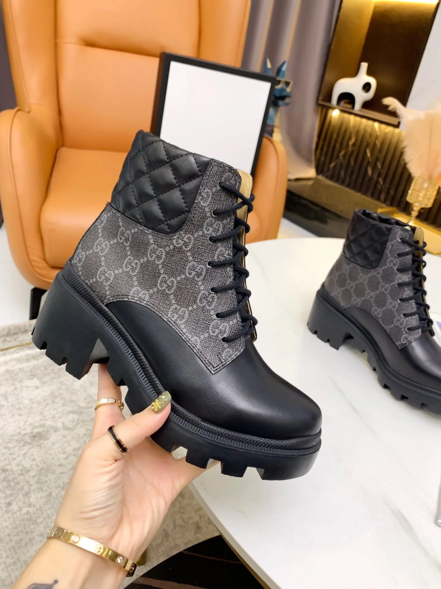 SE675  Size 4-11   Heels:6cm Material: Cowhide  Lining: Cowhide Sole: Rubber Rain Boots Fashion