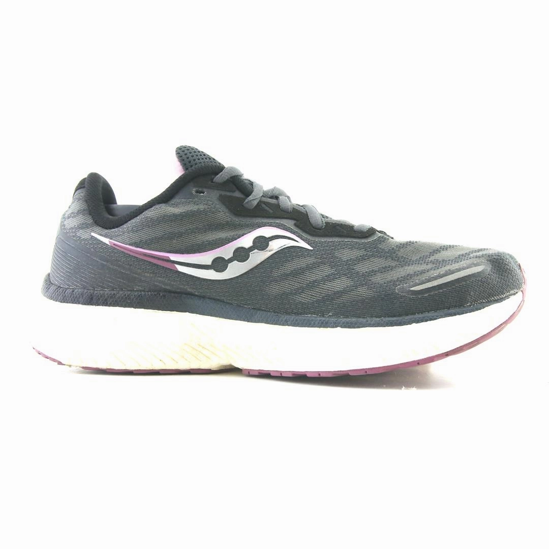 SAUCONY TRIUMPH 19 Best Running Shoes For Distances