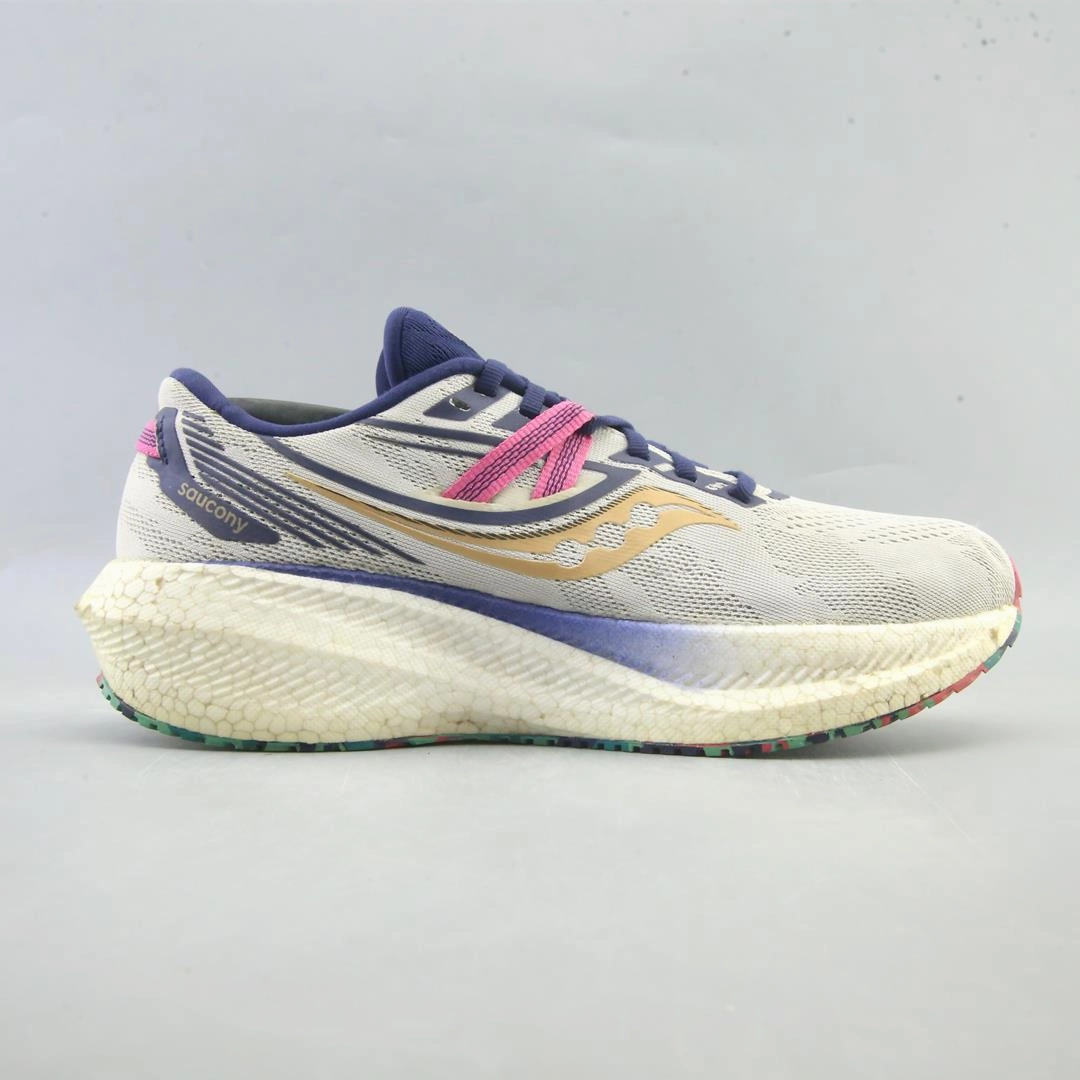 SAUCONY TRIUMPH 20 On Running Shoes Review