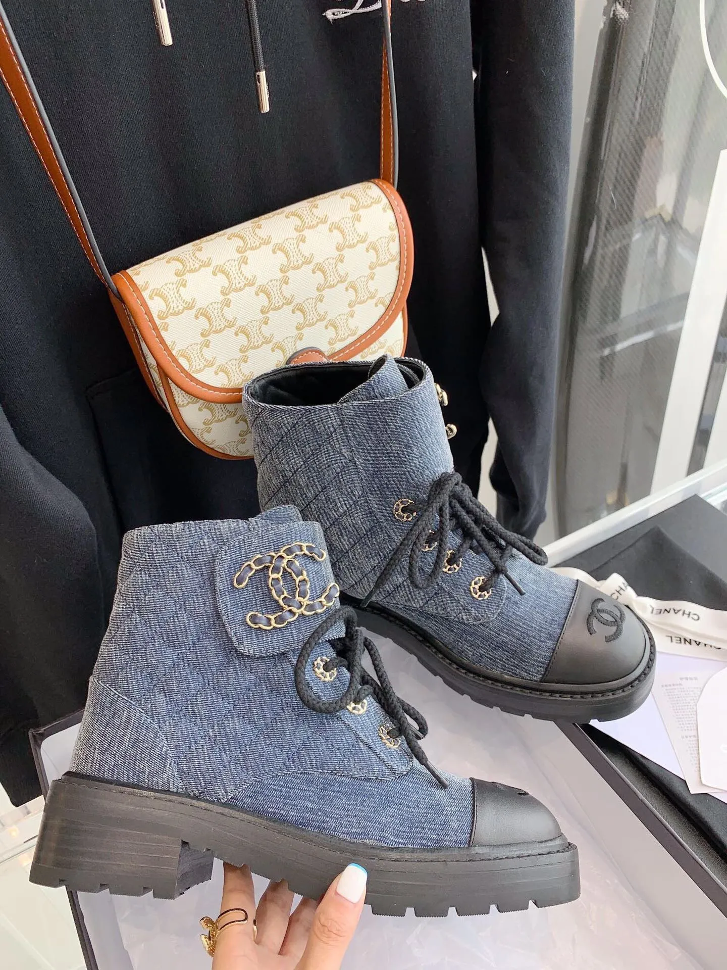 Cheros Boots SE626 Size 5-9  Material: Cowhide  Lining: Sheep skin Sole: Rubber