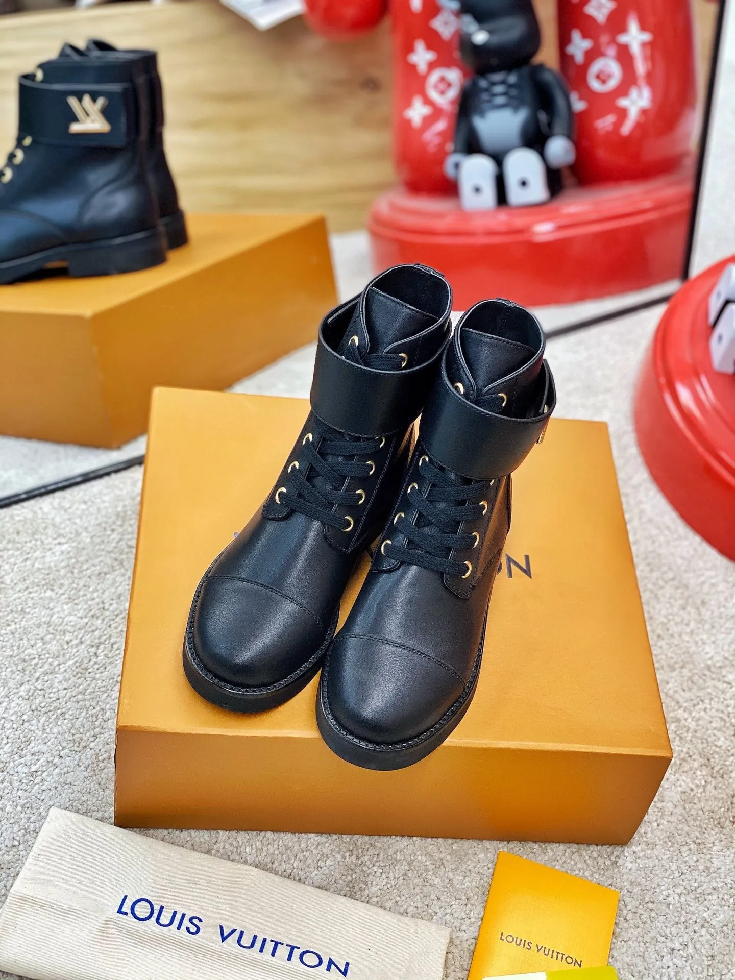 SE657  Size 4-10 Best Boots For Landscaping