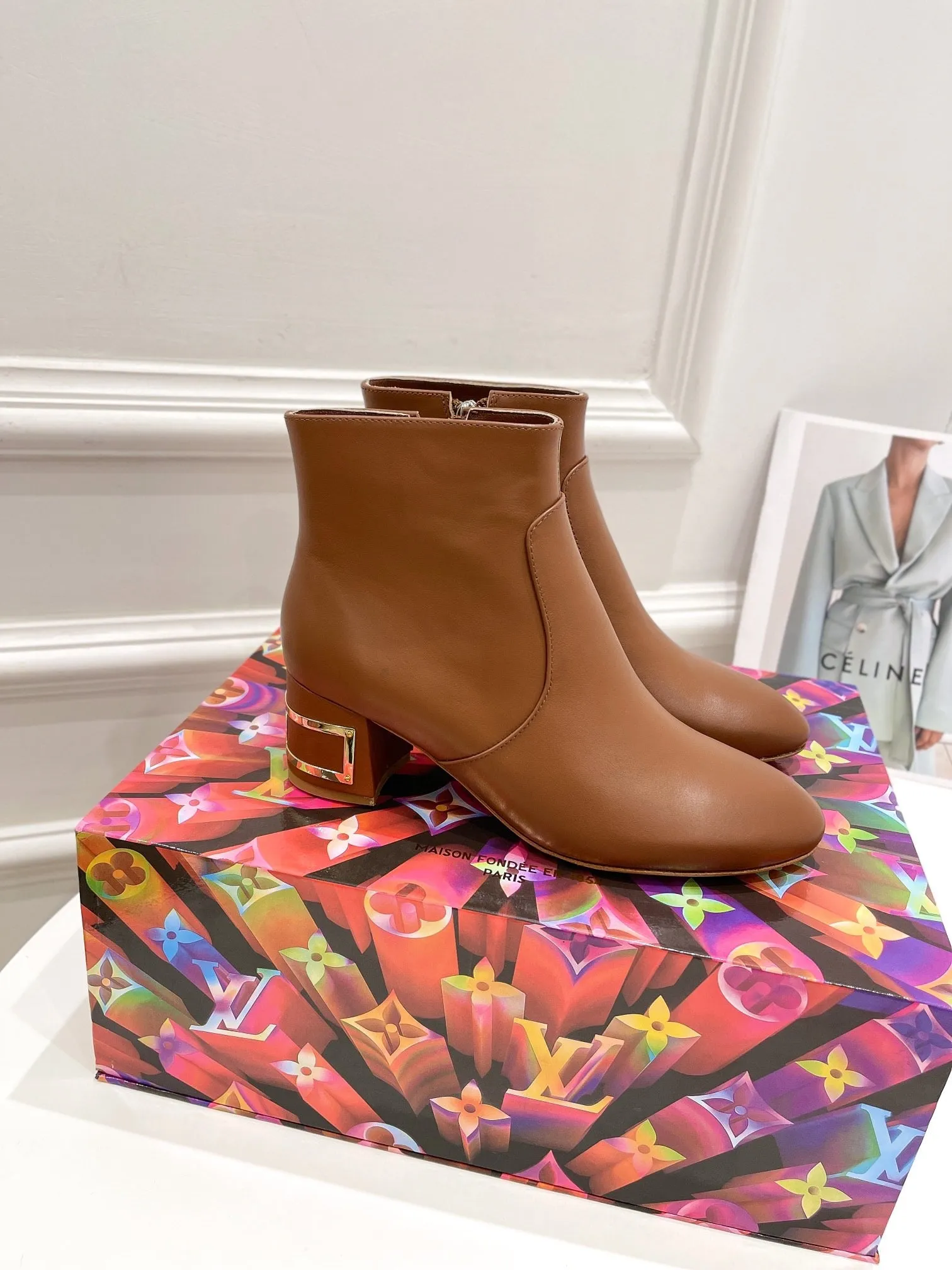 SE668  Size 4-9   Heels:5cm Material: Cowhide  Lining: Sheep skin Sole: Italian leather