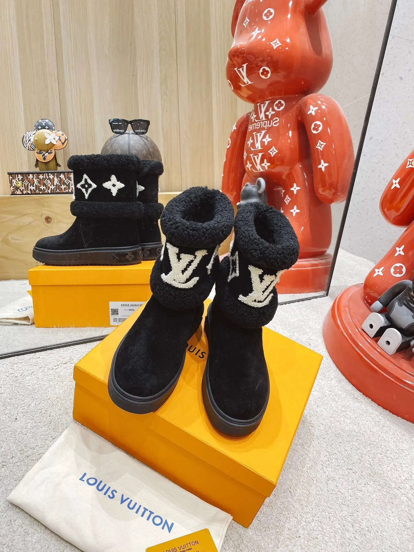 SE672  Size 4-10 Boots Lace Up