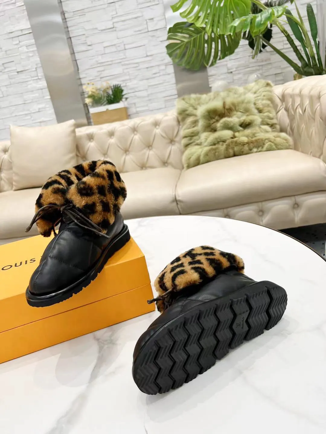 Fur Boots In Store SE694  Size 5-12