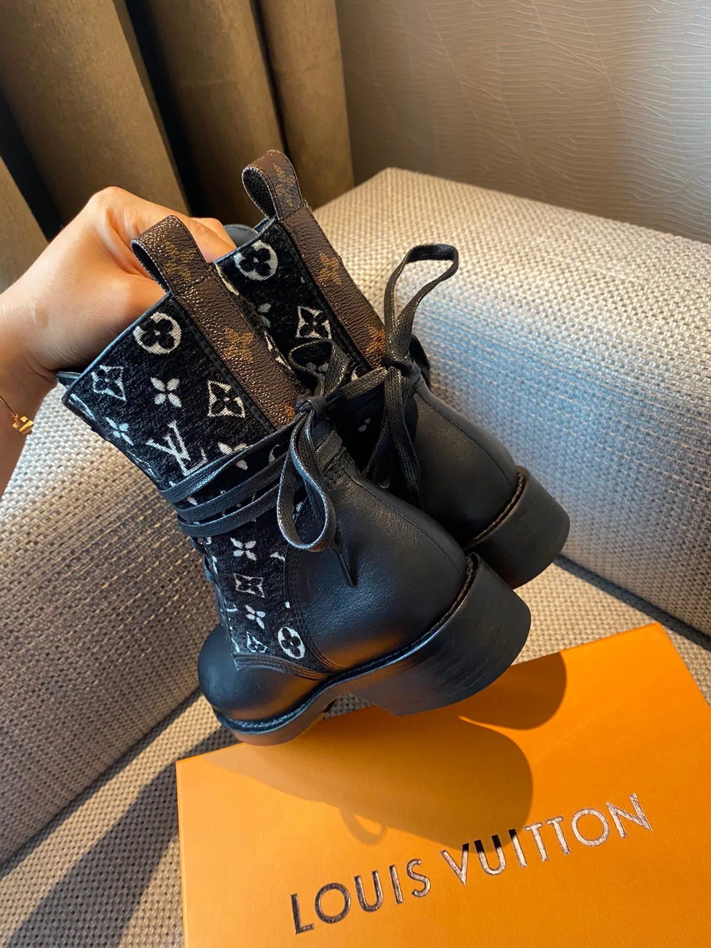 SE733  Size 4-9 Dalbello Boots