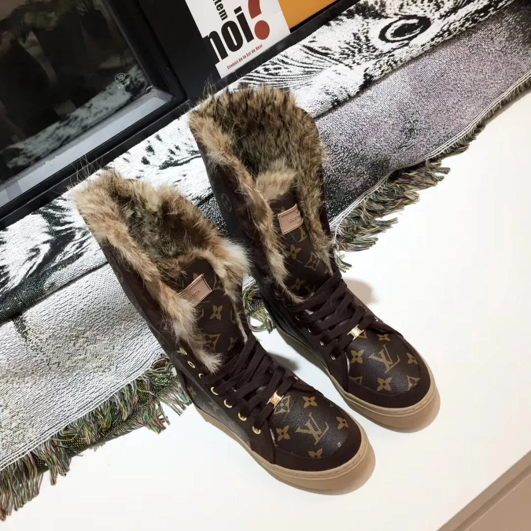 Insulated Winter Boots SE744   Size 4-12   Material: Cowhide  Lining: Rabbit Fur Sole: Rubber
