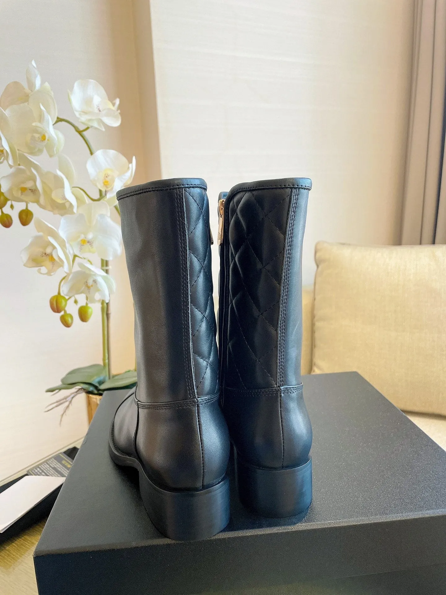 Tall Boots Suede SE757  Size 5-9  Material: Cowhide  Lining: Sheep skin Sole: Italian leather