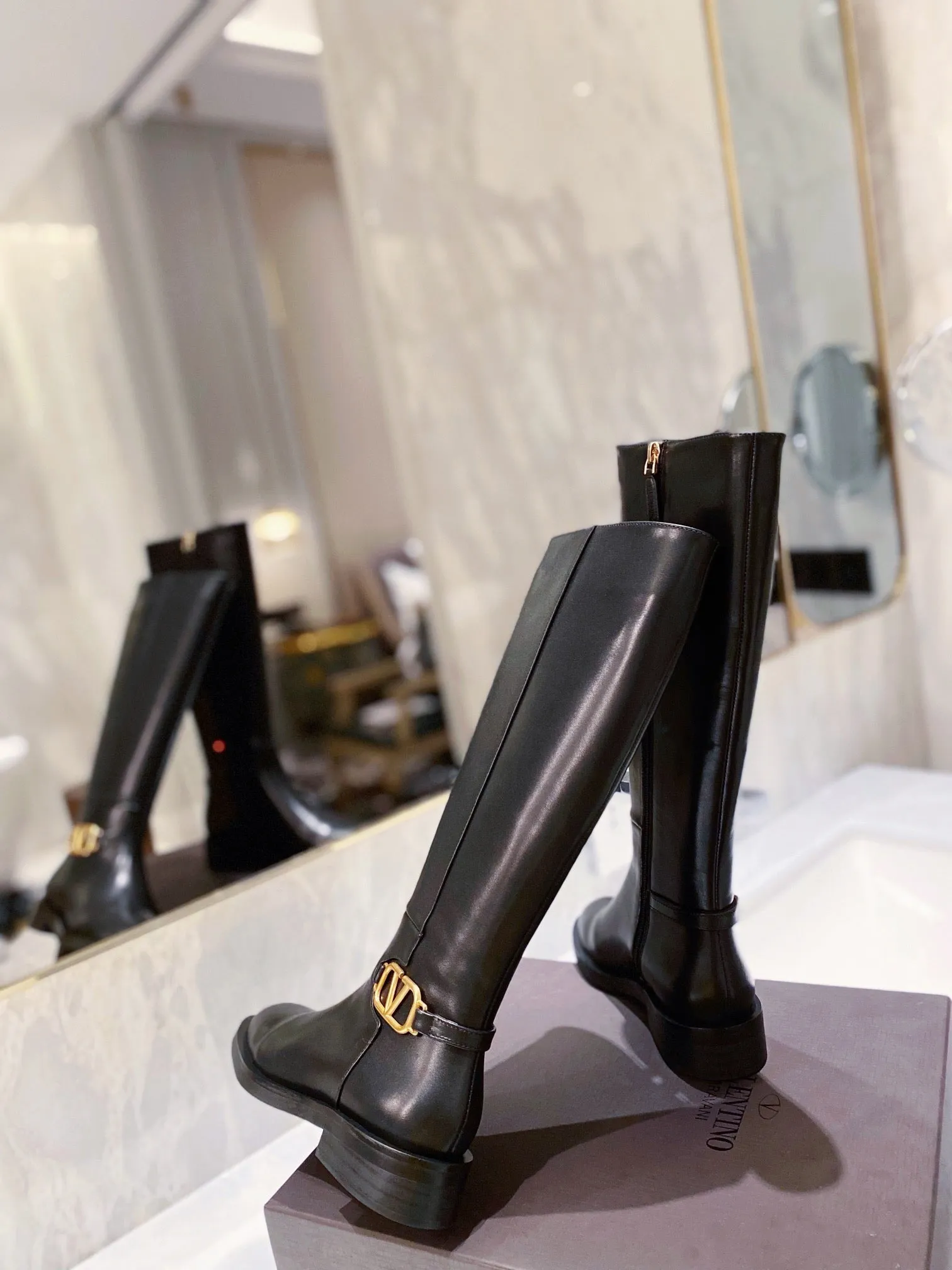 Above Knee Wide Calf Boots SE774  Size4-11   Material: Cowhide  Lining: Sheep skin Sole: Rubber