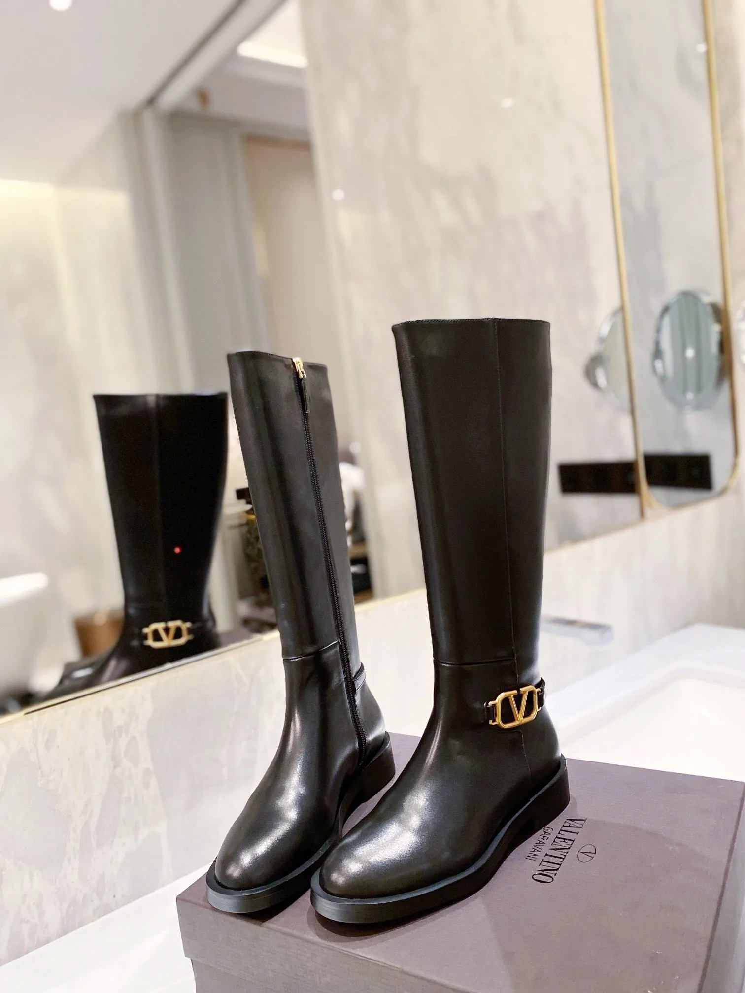 SE774  Size4-11   Material: Cowhide  Lining: Sheep skin Sole: Rubber Hiking Boots As Work Boots