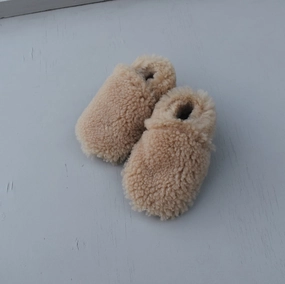 size 6/7 - Fuzzy Loafers - teddy bear Keds Loafers