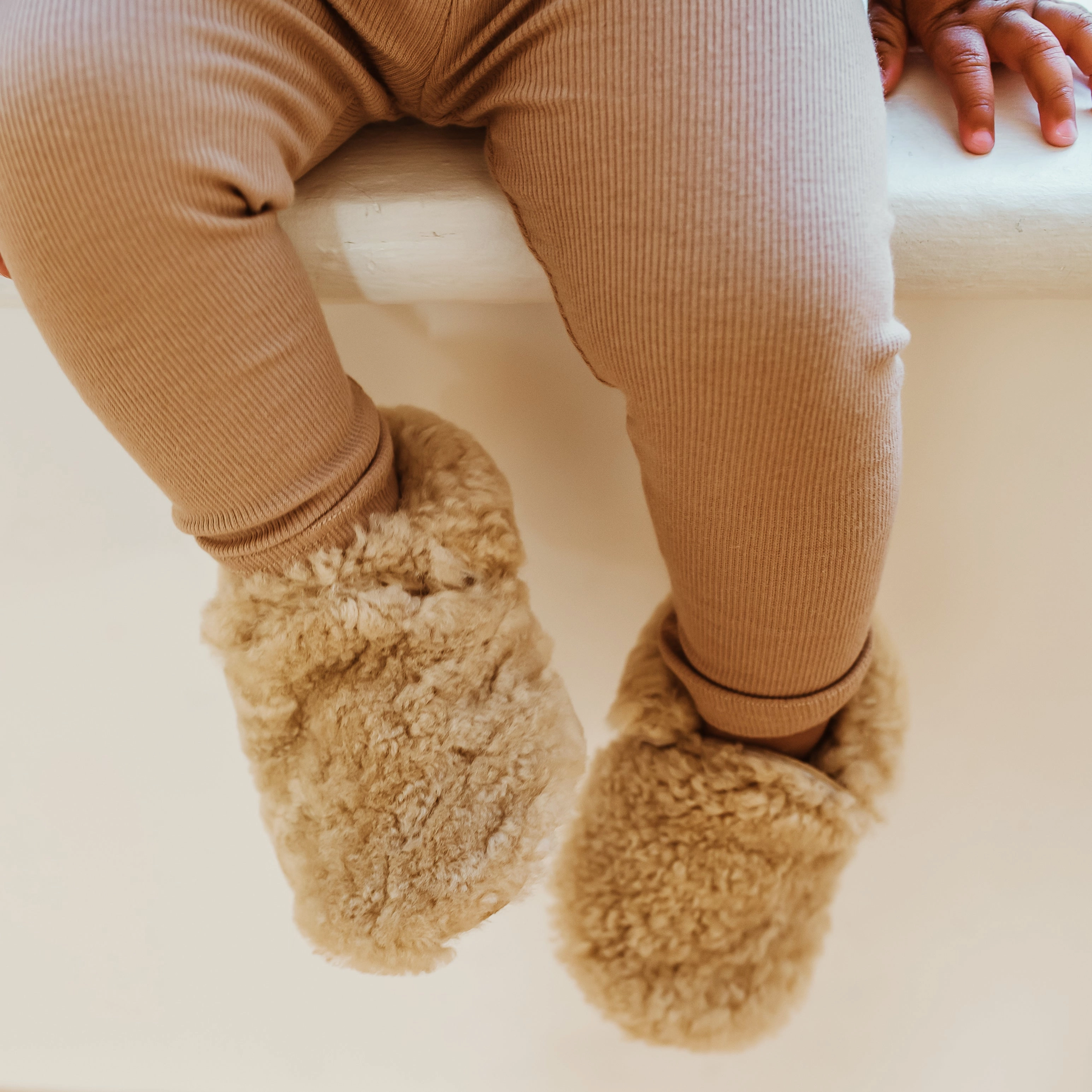 Loafers Bread Twp size 6/7 - Fuzzy Loafers - teddy bear