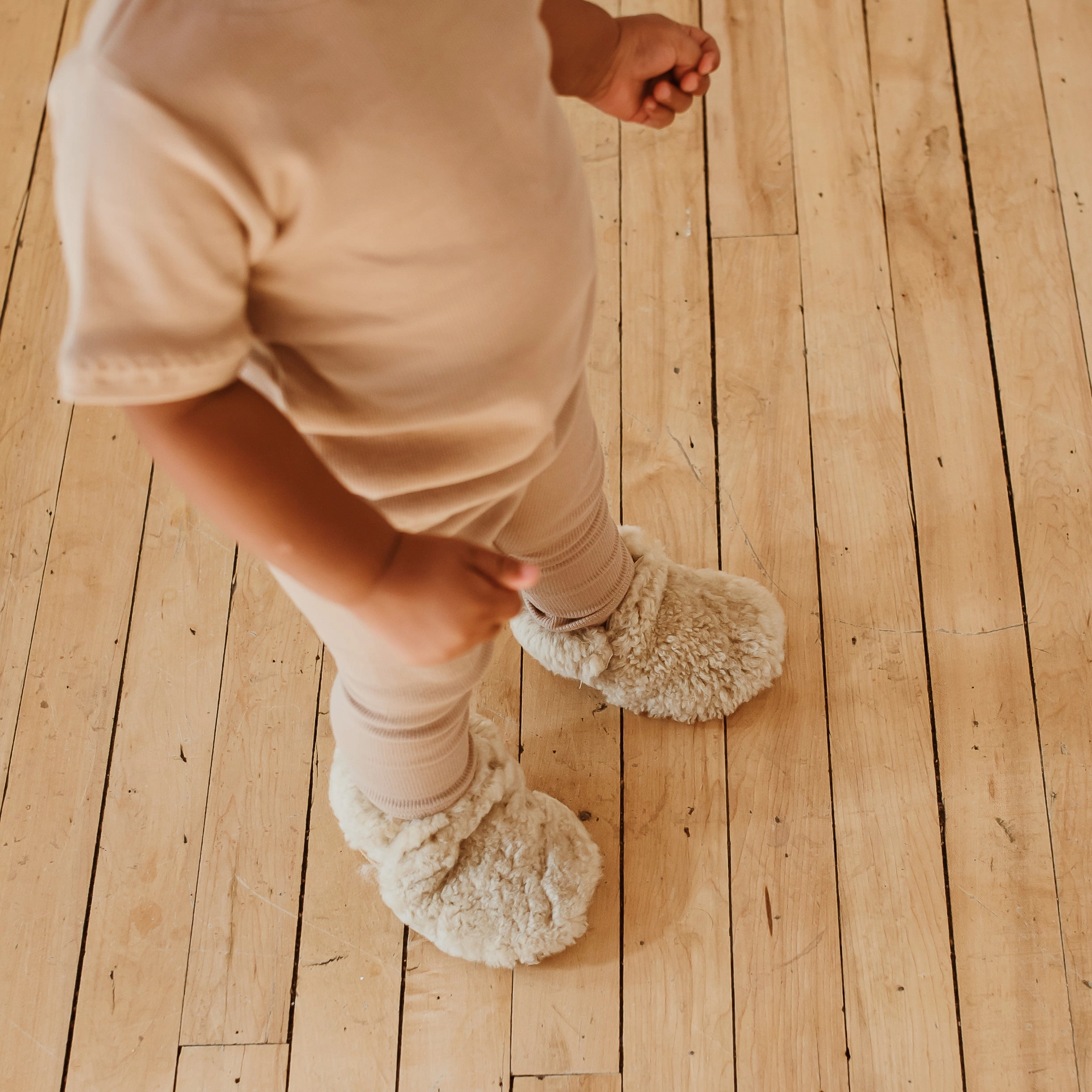 Do Leather Loafers Stretch size 6/7 - Fuzzy Loafers - teddy bear