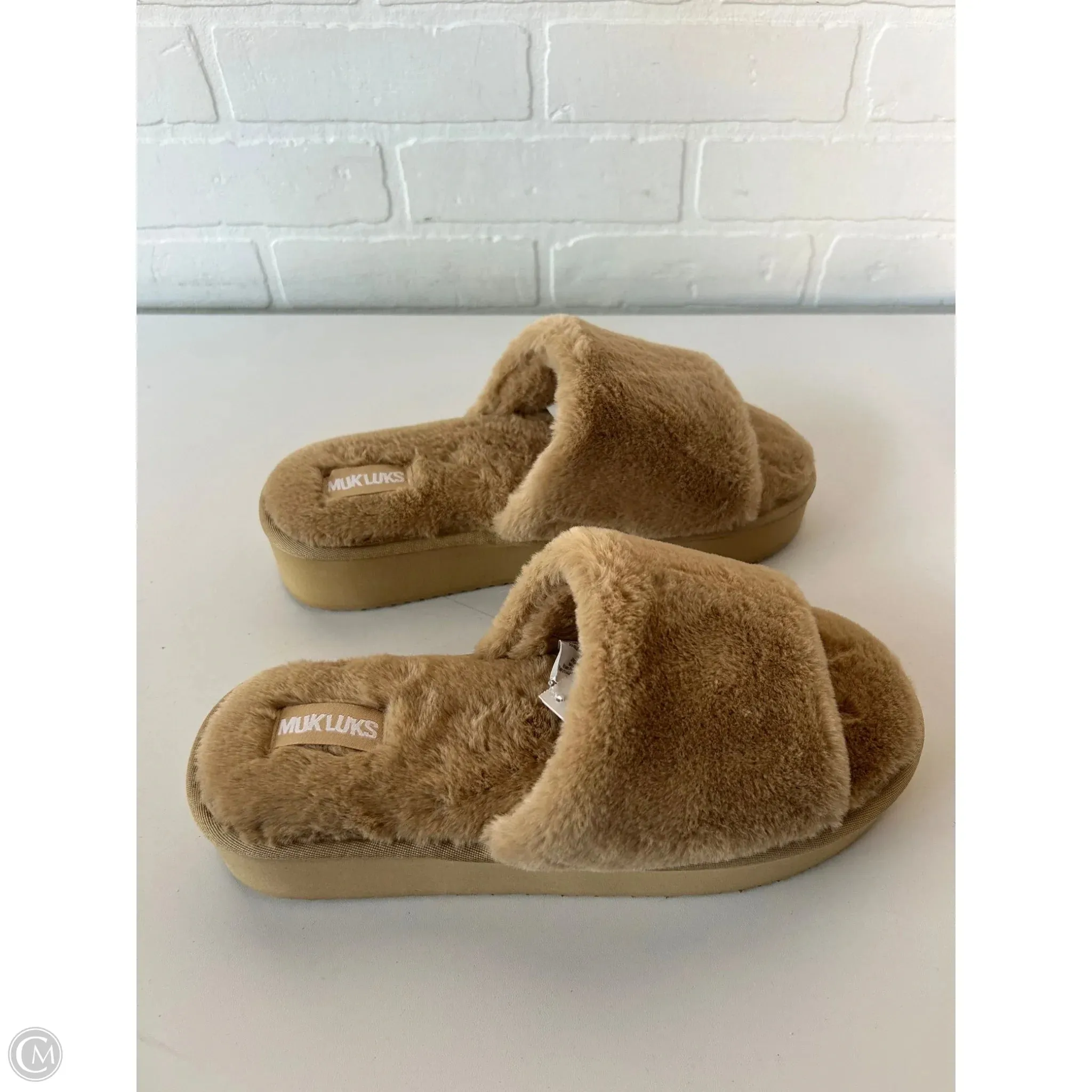 Slippers By Muk Luks In Tan Size 4 Ugg Slippers