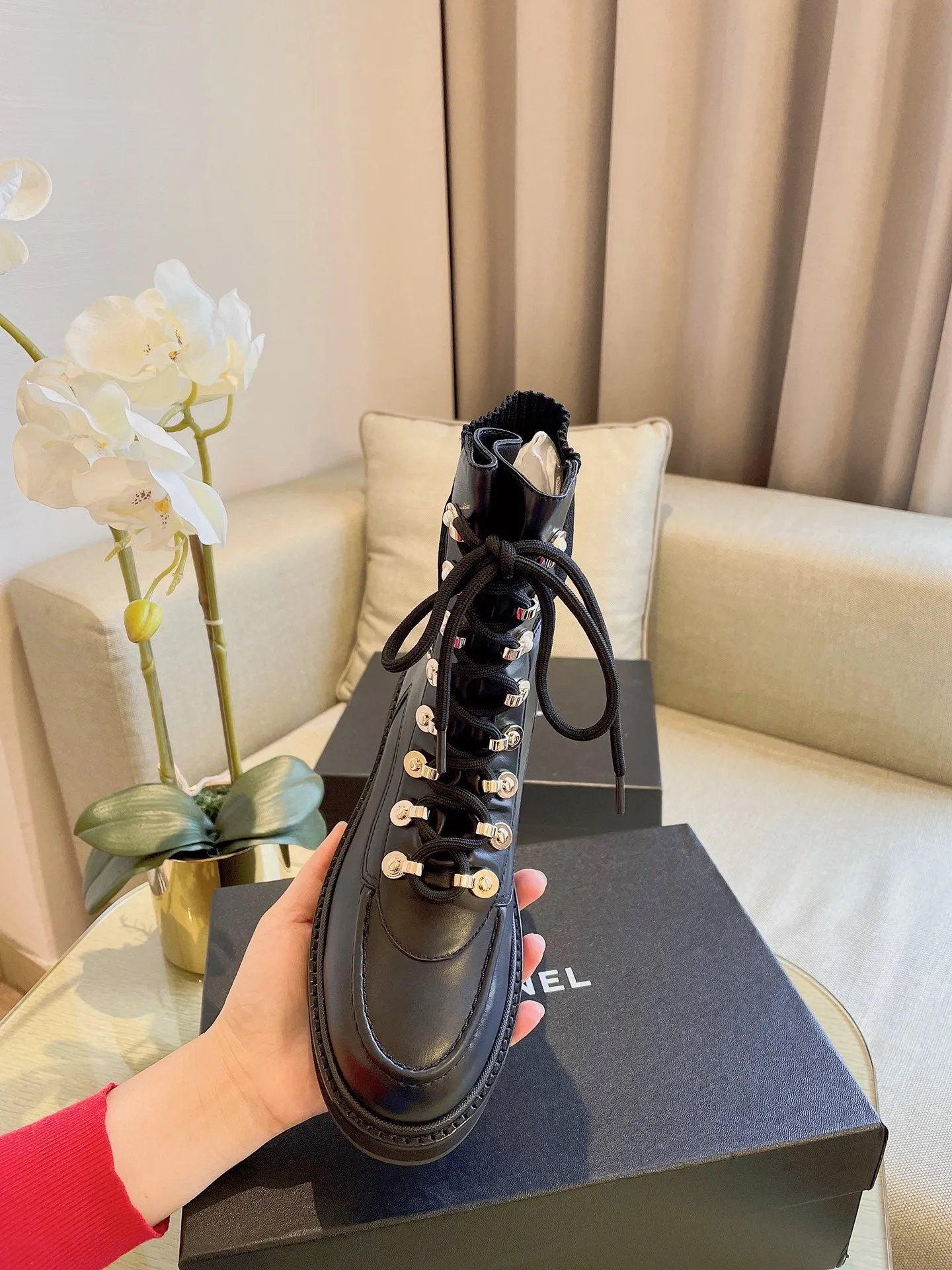 SE708   Size 5-9 Boots That Sparkle