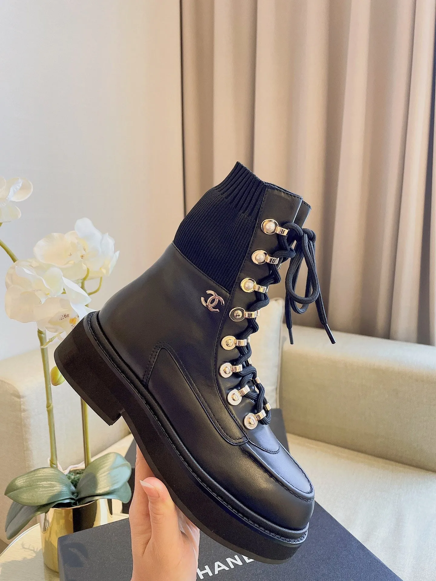 SE708   Size 5-9 Boots Comfortable