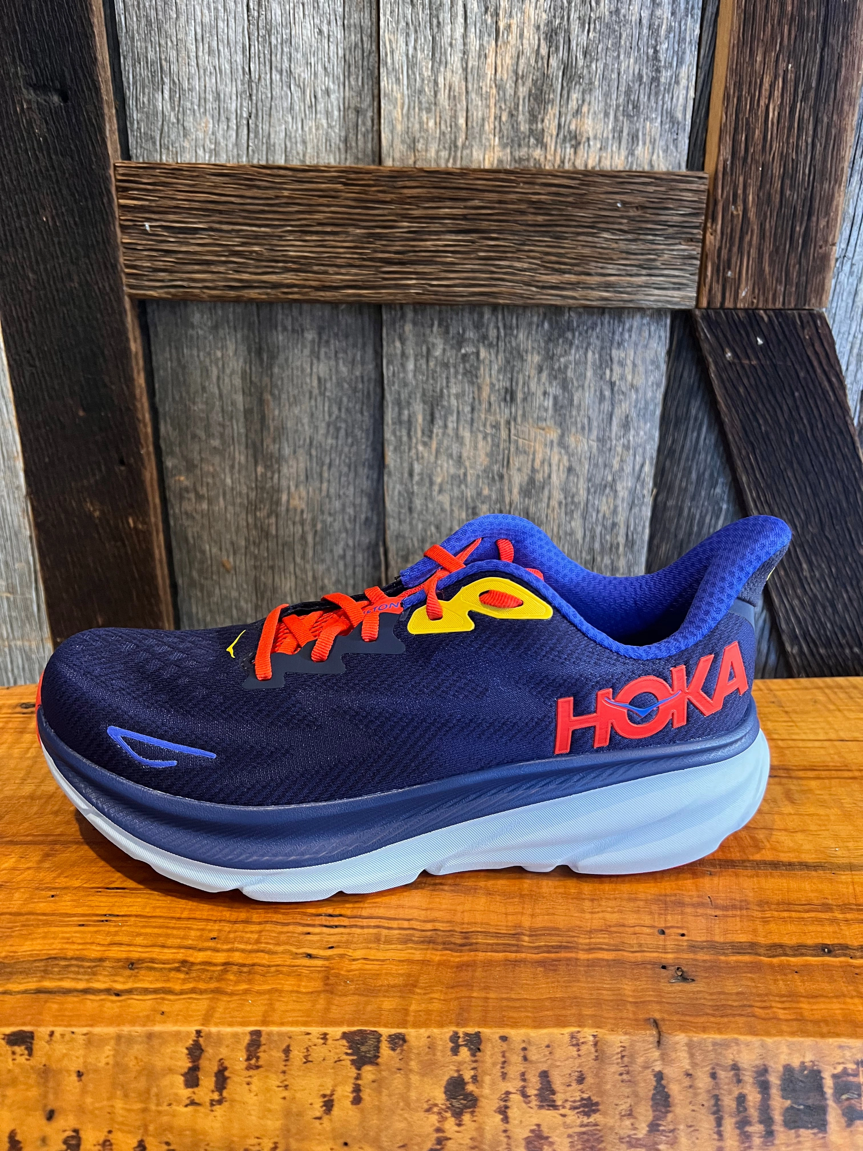 M Hoka Clifton 9