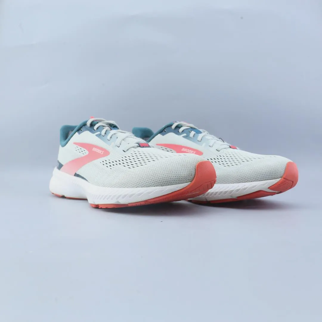 Wide Fitting Running Shoes BROOKS LAUNCH 8