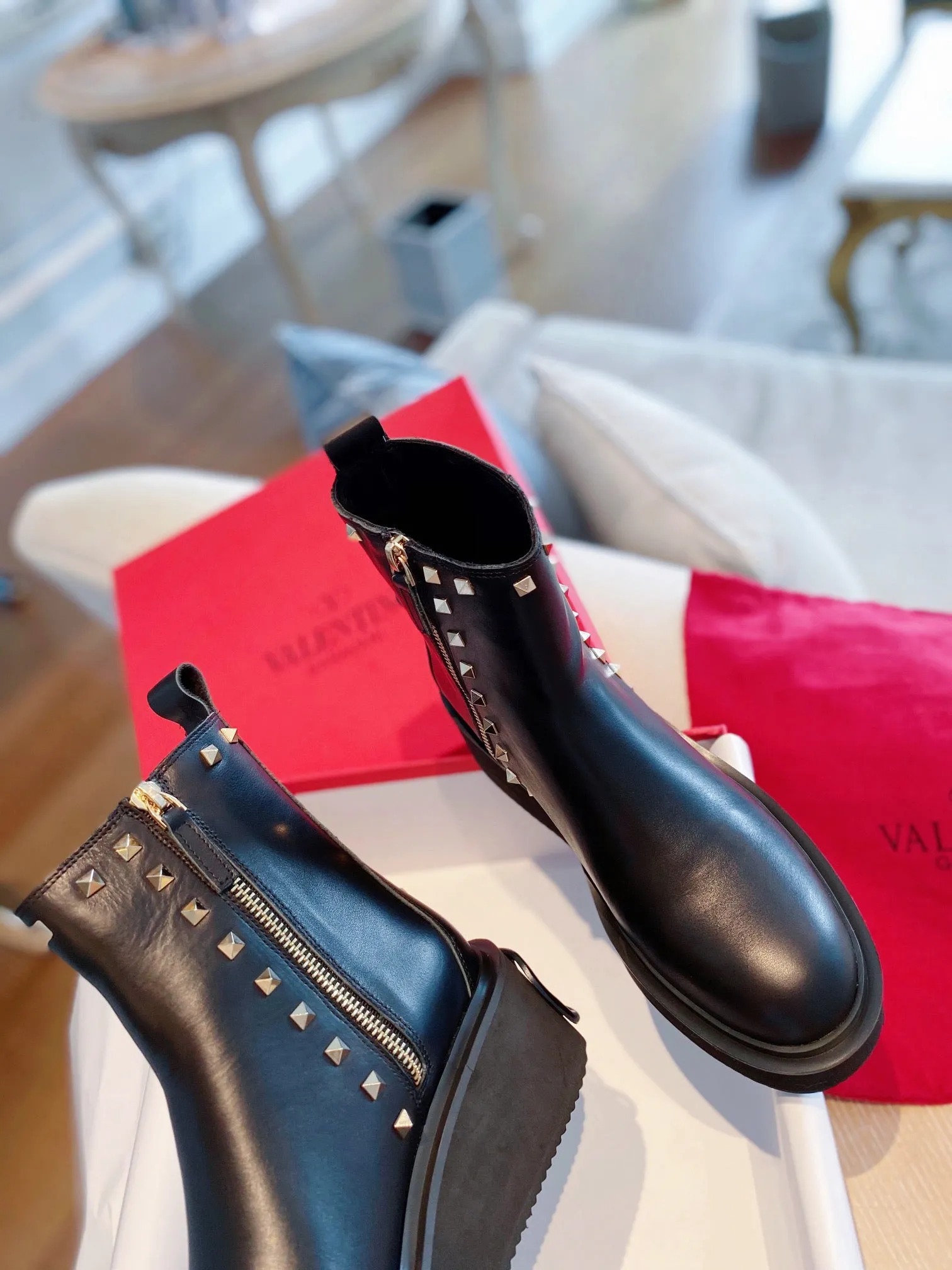 SE643  Size 4-10 Fox Head Boots