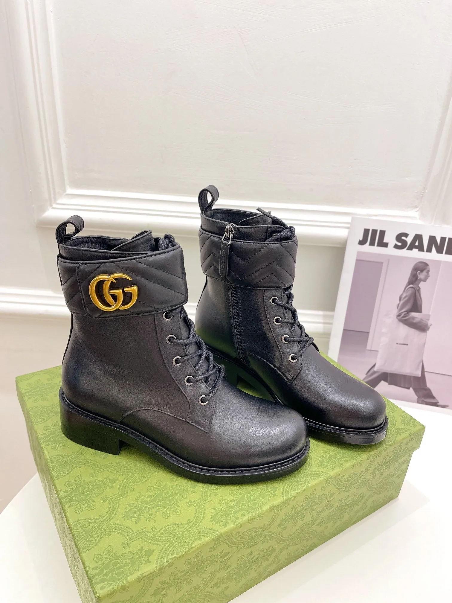 Durango West Boots SE690  Size 5-10    Material: Cowhide   Lining: Sheep skin Sole: Rubber