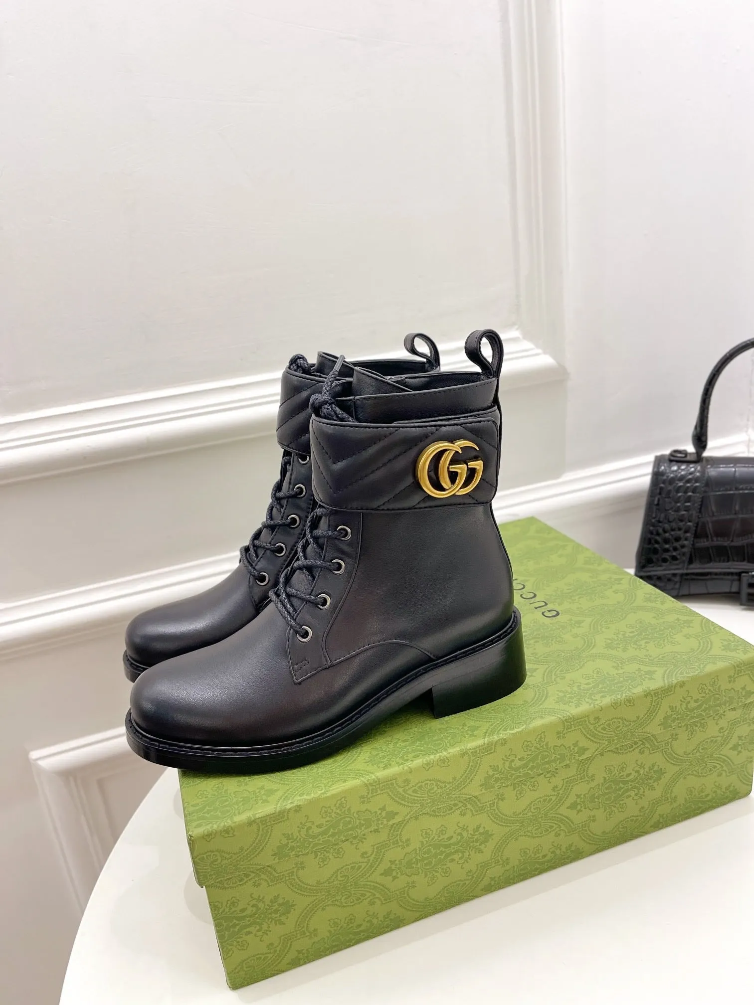 Heel Boots Knee High SE690  Size 5-10    Material: Cowhide   Lining: Sheep skin Sole: Rubber