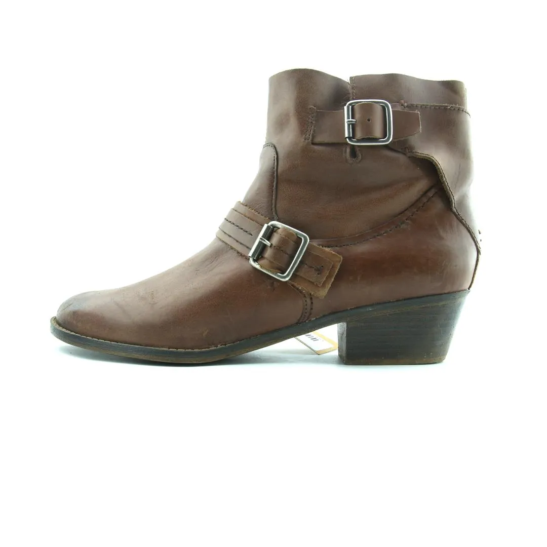 KENNETH COLE REACTION . Toe Lace Up Shoes