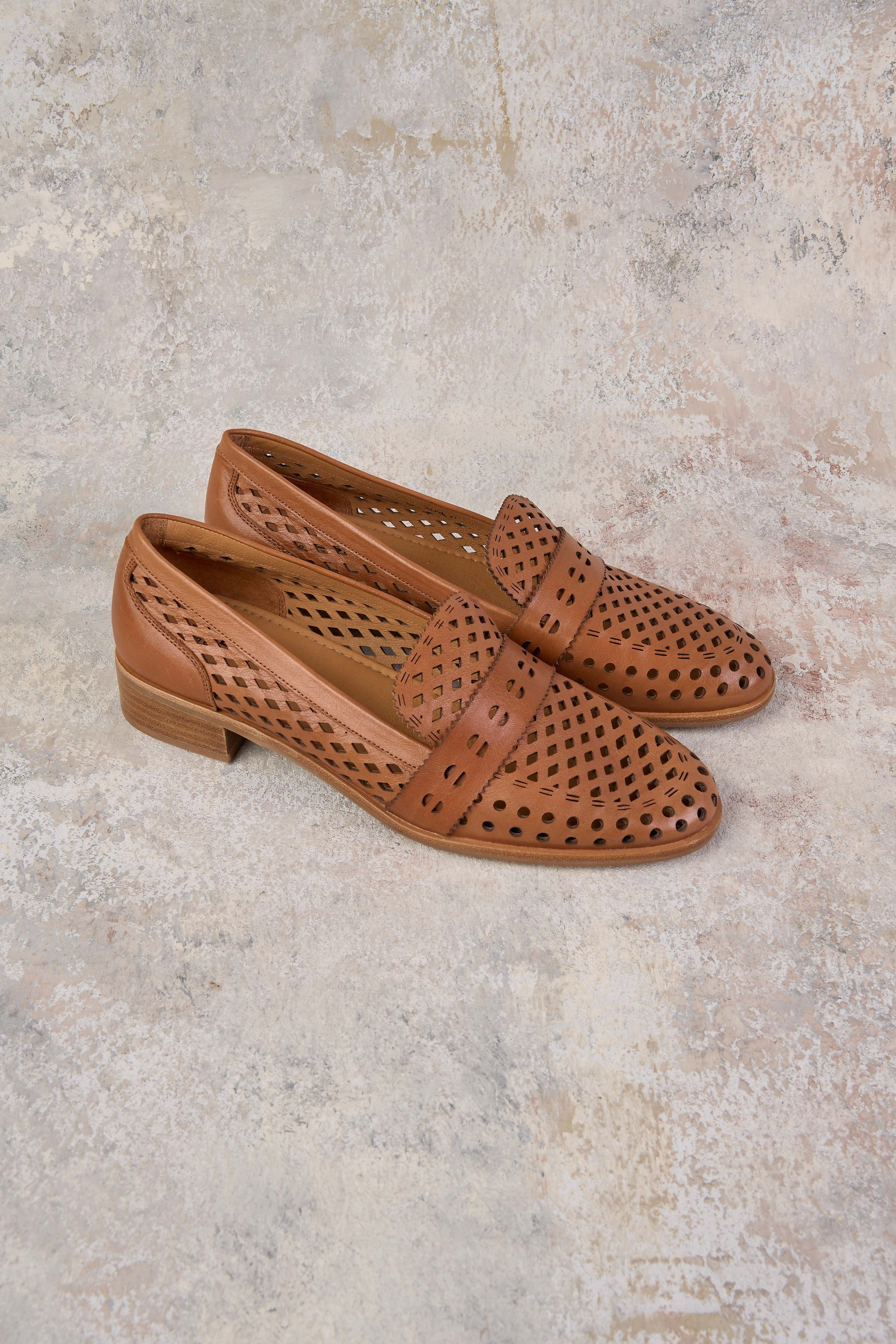 Hillary Heeled Loafer - Tan Dunhill Loafers